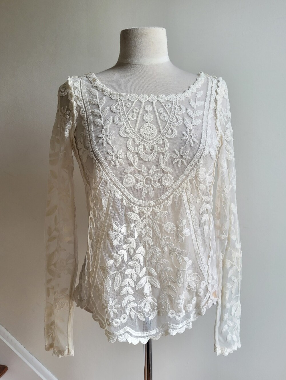 MARC AUREL Women's Ivory Embroidered Lace Long-Sleeve Semi Sheer Top Small